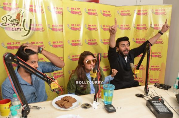 Alia Bhatt, Sidharth and Fawad Live on Radio Mirchi for Promotions of 'Kapoor & Sons' (398613)