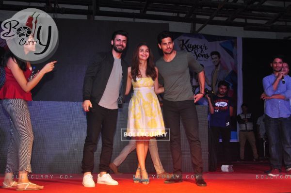 Fawad Khan, Alia Bhatt and Sidharth Malhotra at Mithibai college for promotions of Kapoor & Sons (398855)