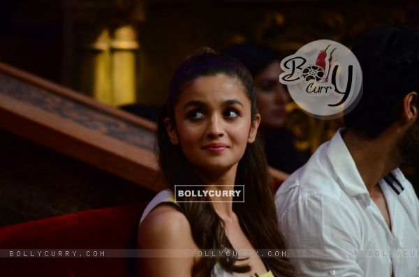 Alia Bhat for Kapoor & Sons Promotions at Comedy Nights Bachao (398867)