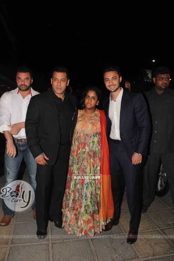 Salman Khan, Sohail Khan with Arpita Khan and Aayush Sharma at Kresha Bajaj's Wedding
