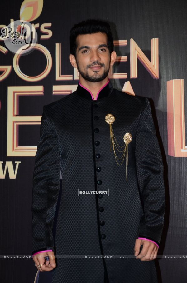 Arjun Bijlani at AGolden Petal Awards 2016