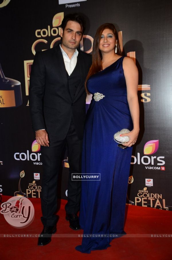 Vivian and Vahbbiz Dsena at Golden Petal Awards 2016