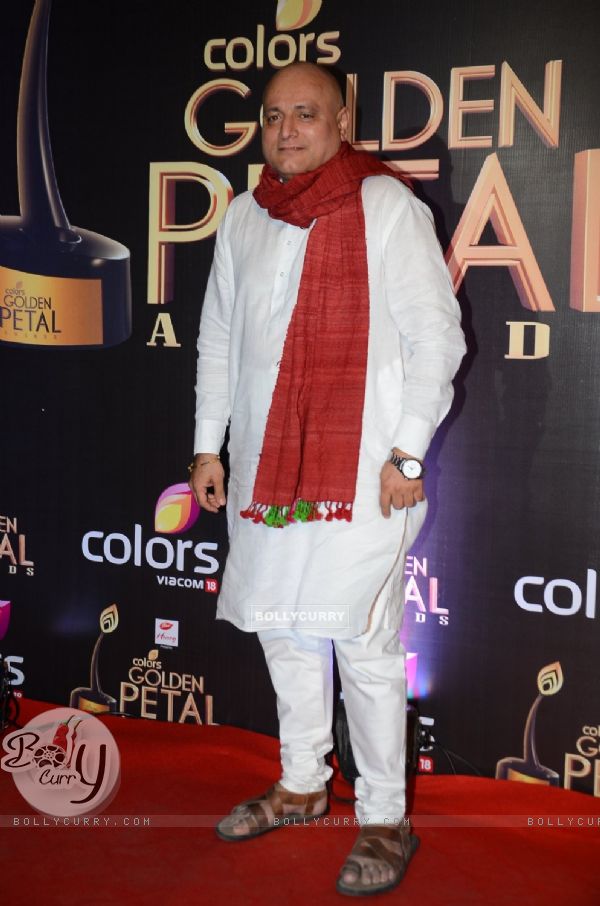Manoj Joshi at Golden Petal Awards 2016