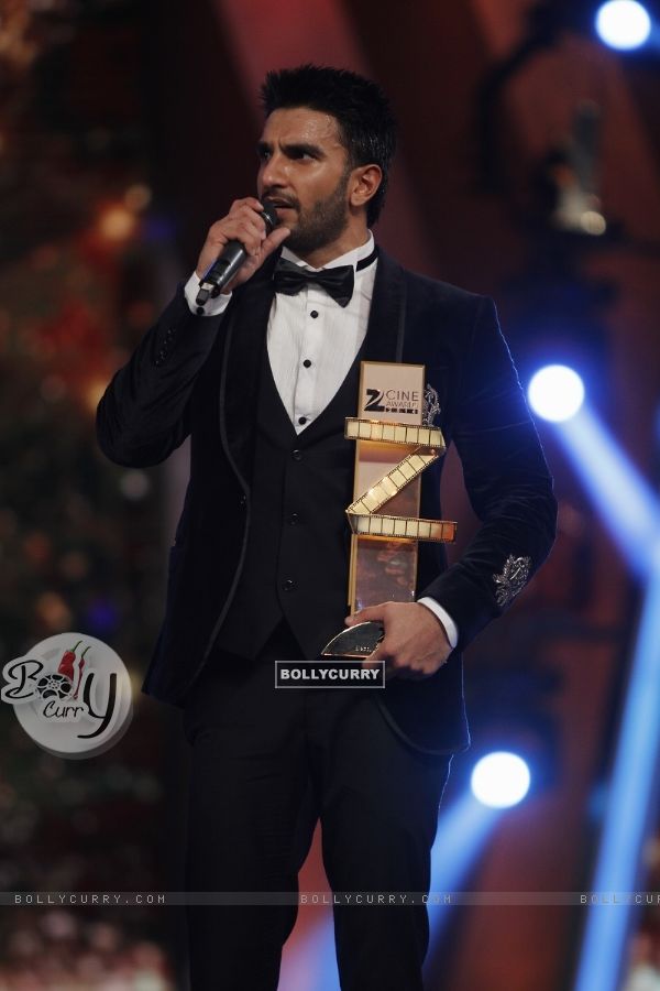 Ranveer Singh wins Best Actor Jury for Bajirao Mastani