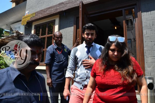 Fawad Khan with Kapoor & Sons Team at Lunch (399524)