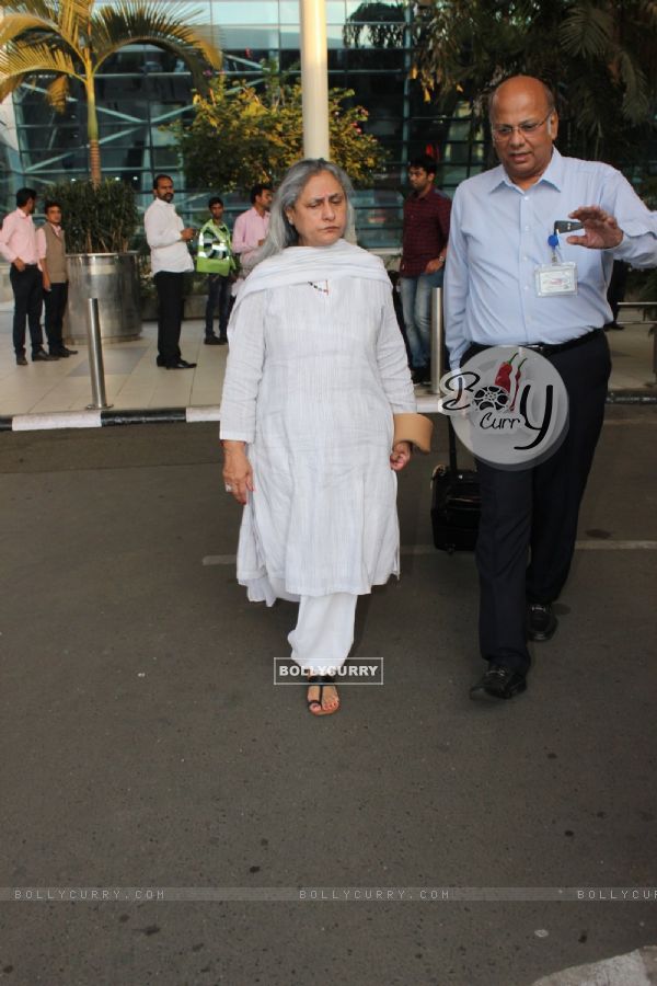 Jaya Bachchan Snapped at Airport