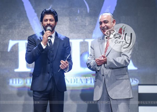Shah Rukh Khan at TOIFA Awards, Day 1