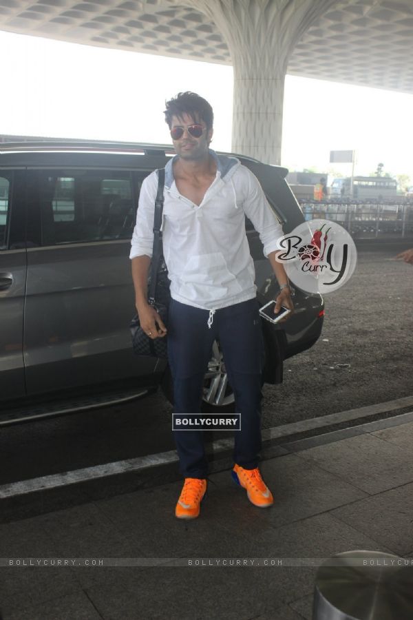 Manish Malhotra Snapped at Airport