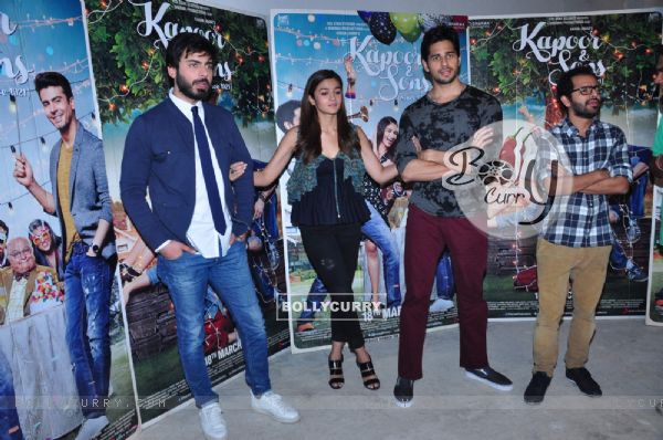 Kapoor & Sons team come together for Photo Shoot (400433)