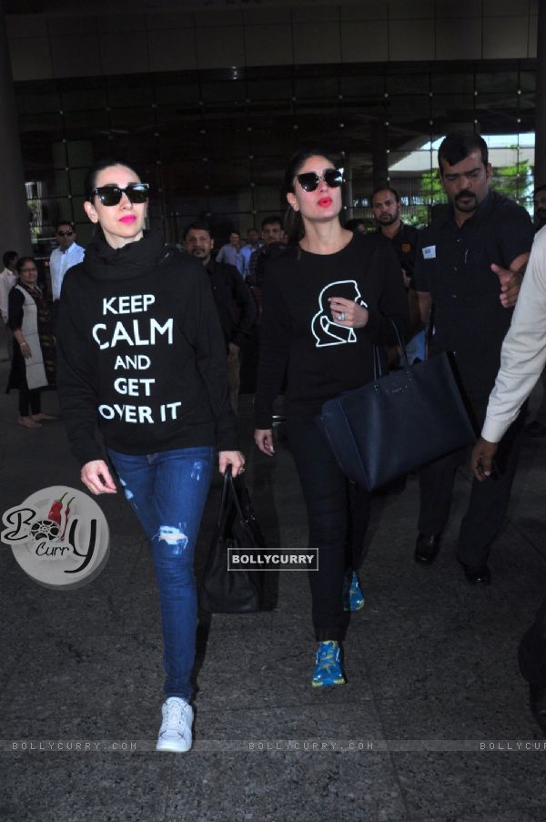 Karisma Kapoor and Kareena Kapoor Snapped at Airport