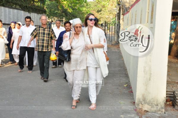 Celebs at Dara Singh's Mother's Funeral
