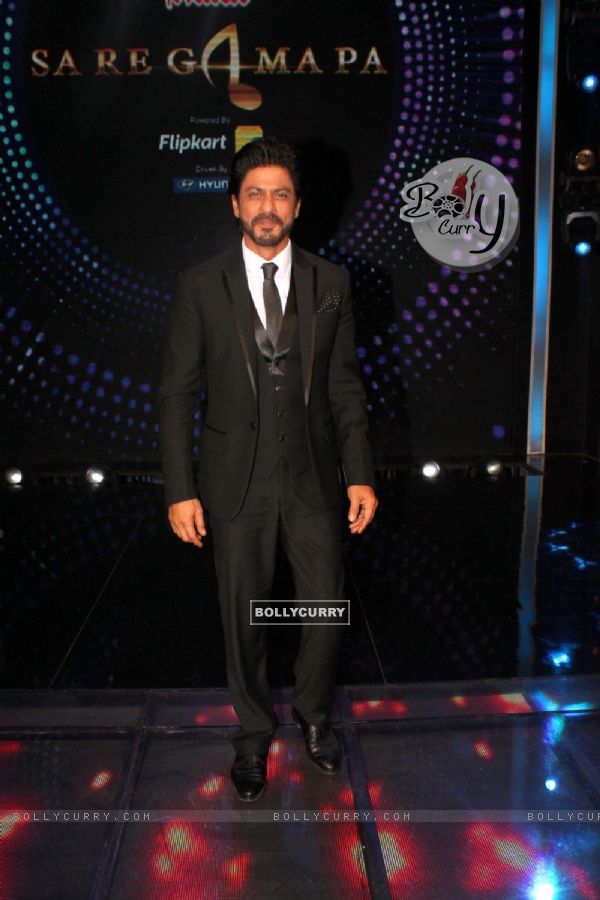 Shah Rukh Khan for Promotion of 'Fan' on 'Sa Re Ga Ma Pa' 2016 (401239)