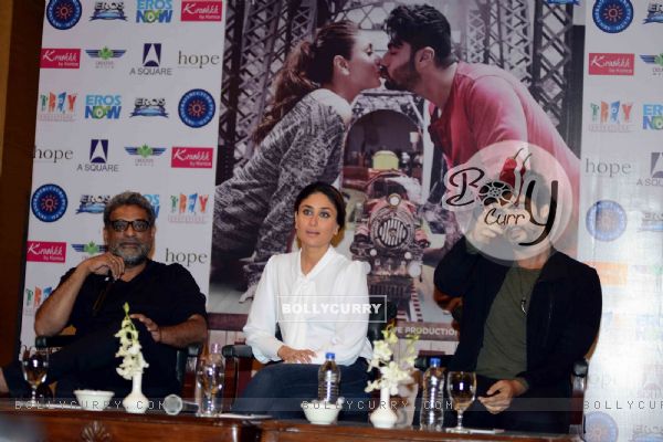 Actors Kareena Kapoor and Arjun Kapoor with director R. Balki at the Press Meet of Ki and Ka (401361)