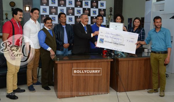 CID team Felicitates the Winners of the 'Shaatir Lekhak' Contest