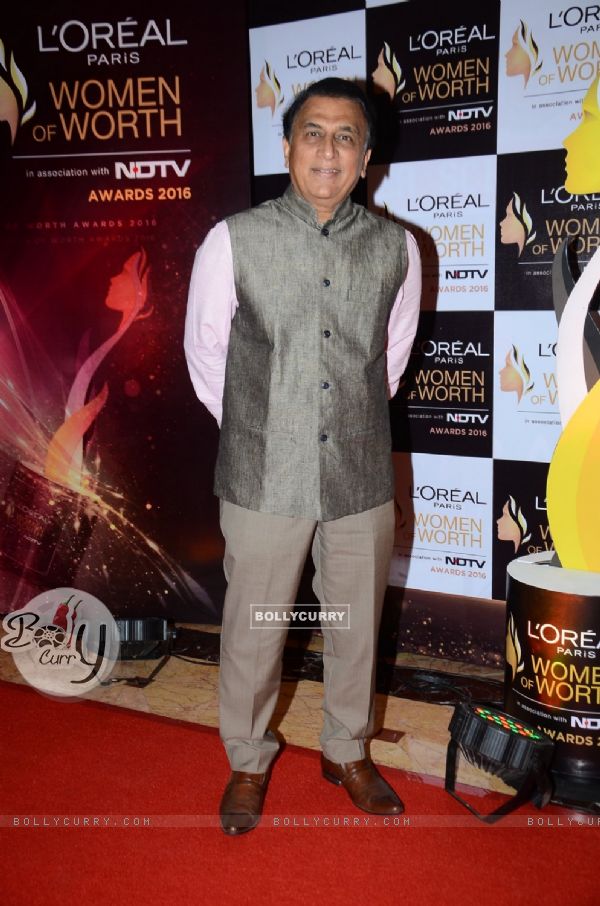 Sunil Gavaskar at NDTV L'Oreal Paris 'Women of Worth Awards'