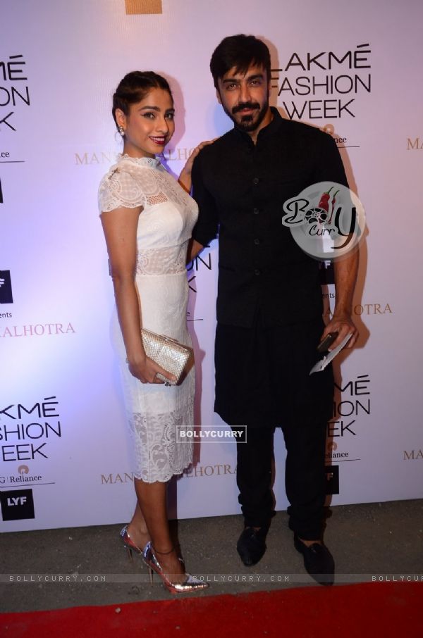 Ashish Chowdhry and Samita Bangargi at Lakme Fashion Show 2016