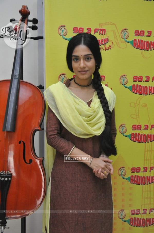 Amrita Rao Promotes Meri Awaz Hi Pehchaan Hai' on Radio Mirchi