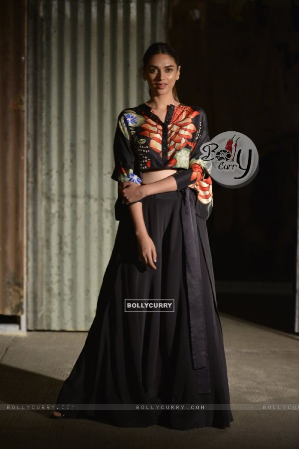 The Elegant Beauty Aditi Rao Hydari at Lakme Fashion Show 2016 - Day 1