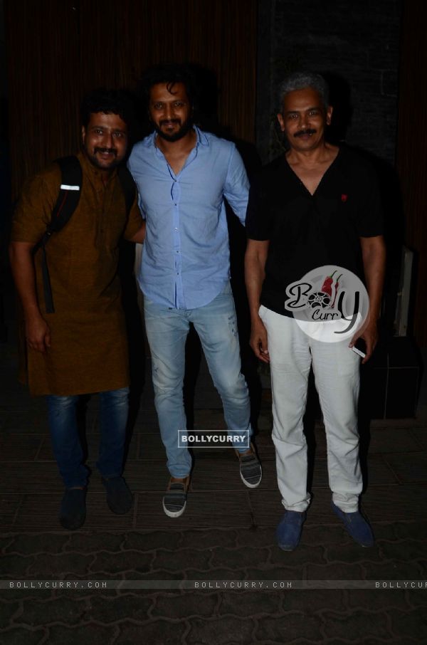 Riteish Deshmukh, Jitendra Joshi n Atul Kulkarni Snapped post atttending Party at Aamir Khan's Home
