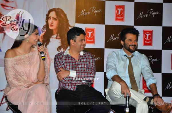 Sonam Kapoor and Anil Kapoor are all smiles at the Launch of Mere Papa album