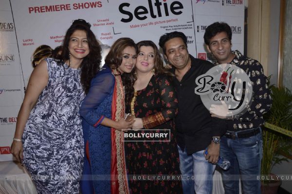 Rupali Ganguly and Delnaz Irani at Selfie With Celebs Paritosh Painter Play 2016