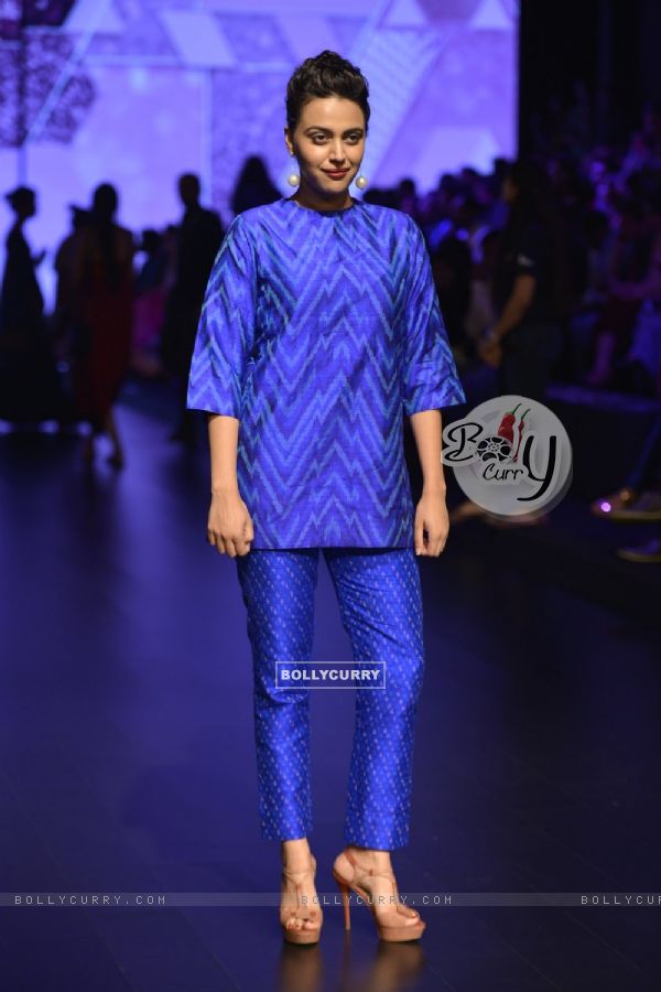 Swara Bhaskar at Lakme Fashion Show 2016 - Day 5