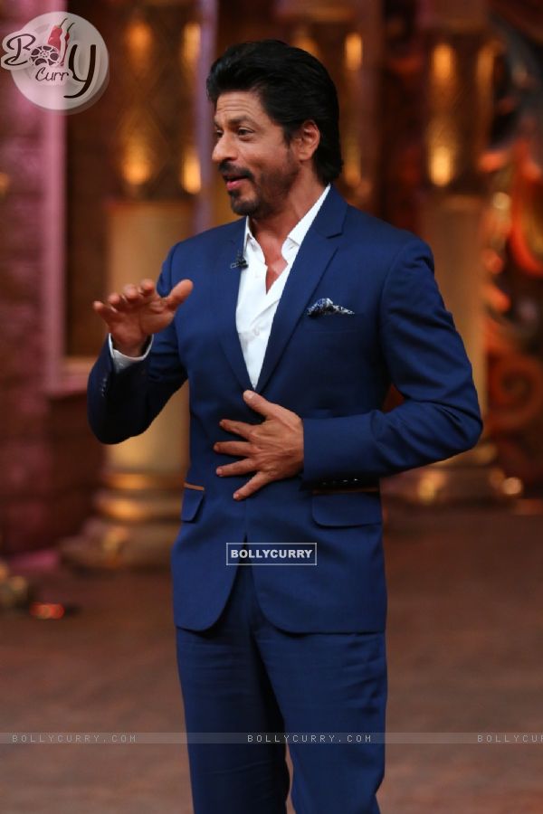 Shah Rukh Khan at Promotions of 'Fan' on 'Comedy Nights Bachao! (402314)