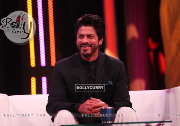 Shah Rukh Khan Promotes 'Fan on 'Chala Hawa Yeu Dya' (402963)
