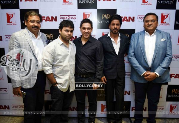 Shah Rukh Khan at Press Meet of 'Fan' in Noida (403147)