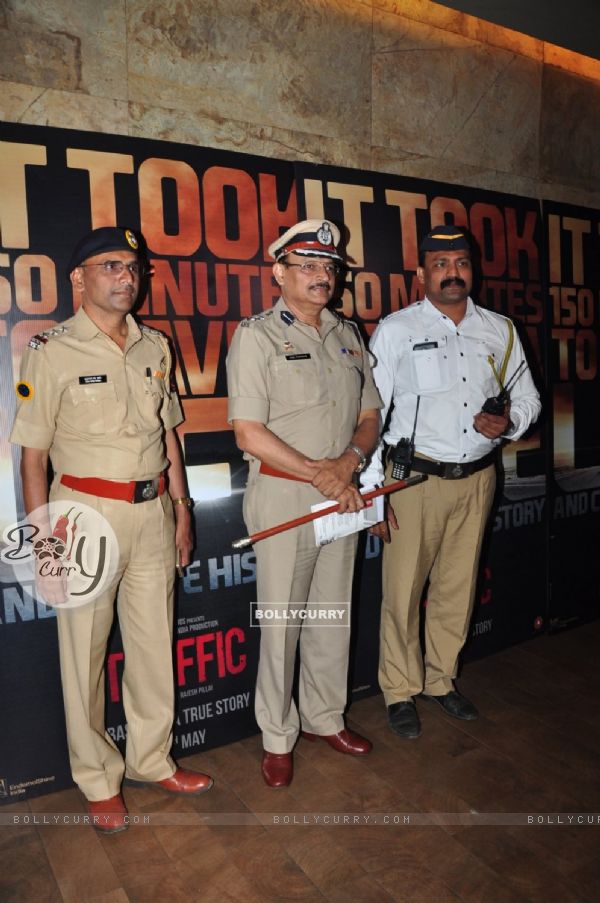 Additional Commissioner of Traffic Police, Sunil Paraskar at Trailer Launch of 'Traffic' (403302)