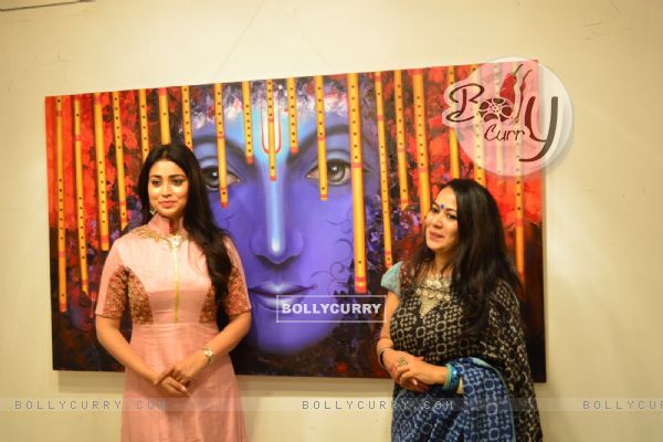 Shriya Saran Inagurates Rakhi Baid's Painting Exhibition
