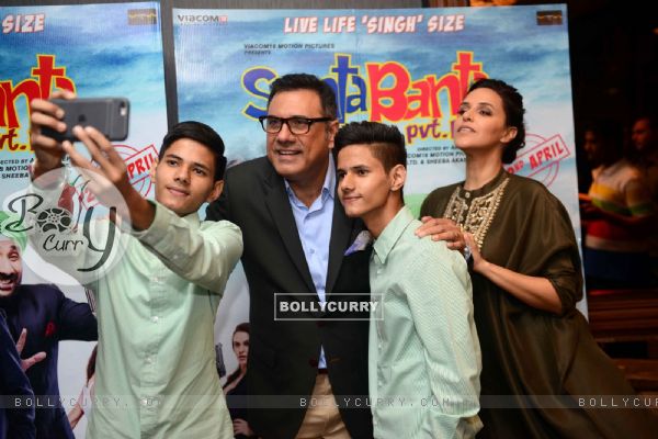 Selfie Time! Boman and Neha Clicks selfie with fans at Press Meet of 'Santa Banta Pvt. Ltd.'