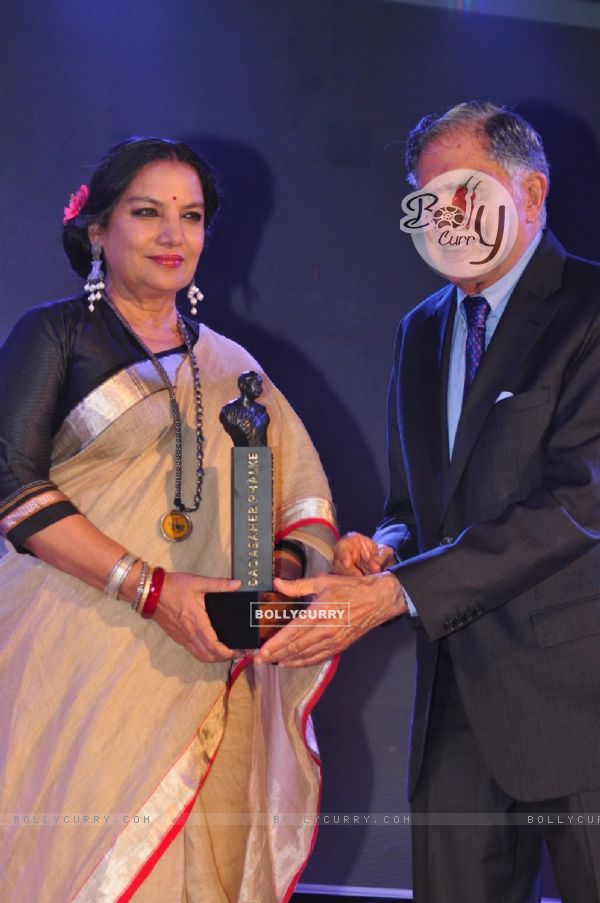 Shabana Azmi and Ratan Tata at Dadasaheb Phalke Award