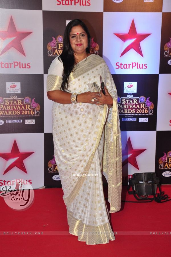 Vandana Pathak at Star Parivar Awards Red Carpet Event