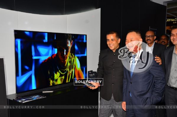 Chetan Bhagat  at 'LG' Promotions