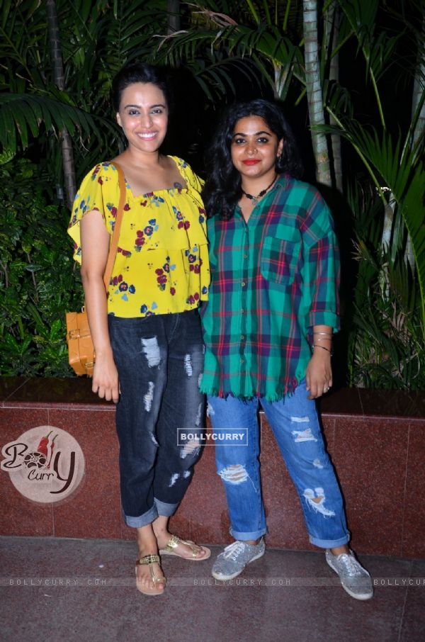 Swara Bhaskar with Ashwini Iyer Tiwari at Special Screening of 'Nil Battey Sannata' (404490)