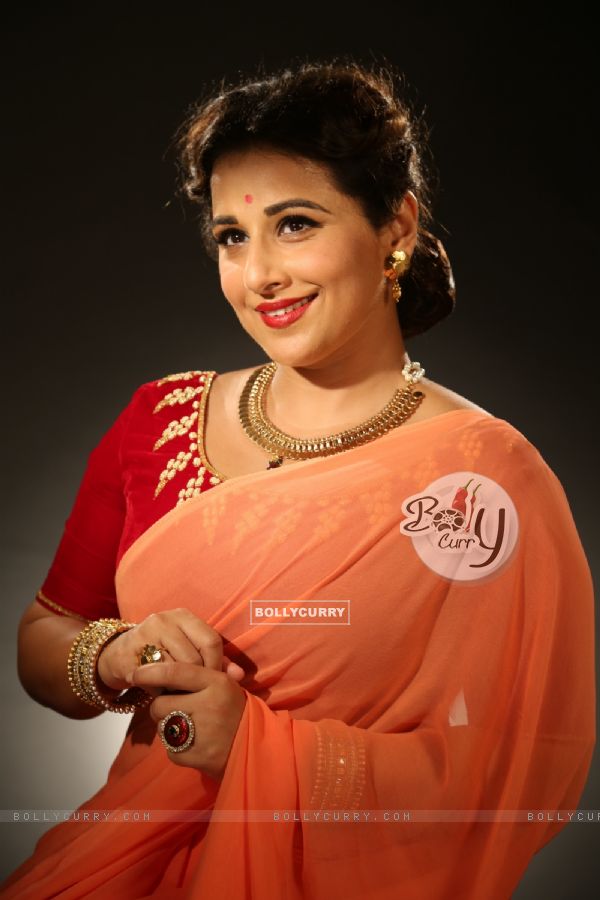 Vidya Balans transforms to young Geeta Bali in Ekk Albela!