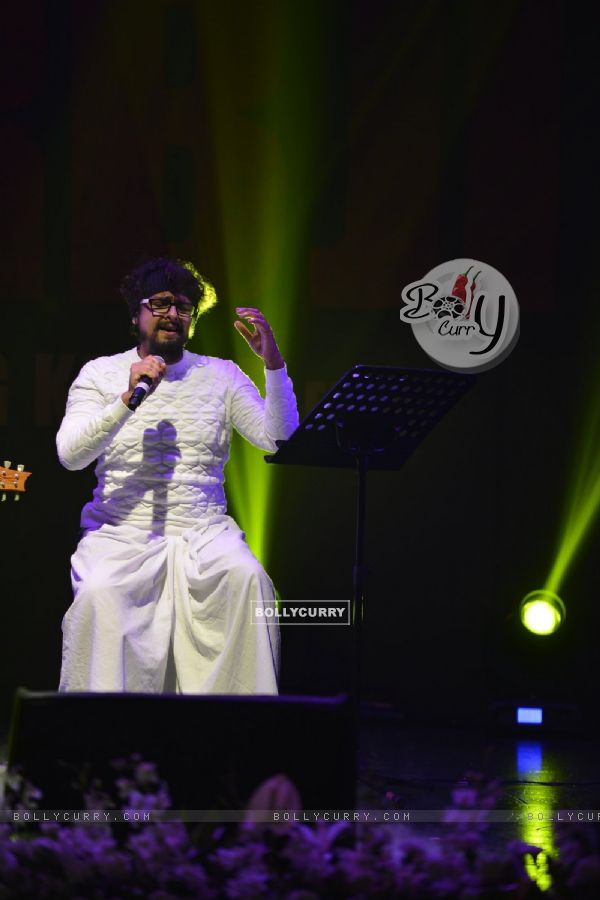 Sonu Niigam at Music Launch of 'Sarabjit'
