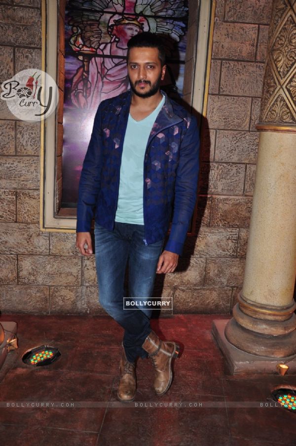 Riteish Deshmukh Promotes Housefull 3' on the sets of Comedy Nights Bachao (406819)