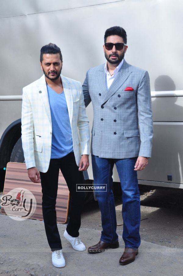 'Housefull 3' Promotions on the sets of Comedy Nights Bachao (406821)