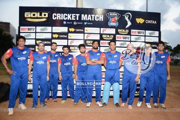 Vikas Kalantri and Sharad Kelkar Play Gold Cricket Charity Match For A Cause