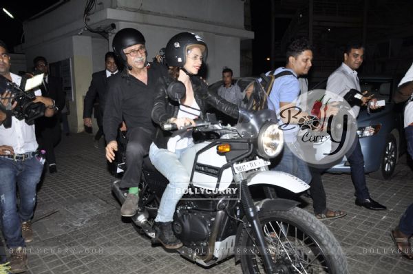 Screening of 'Waiting': Kalki - Naseeruddin arrives on Bike! (406963)