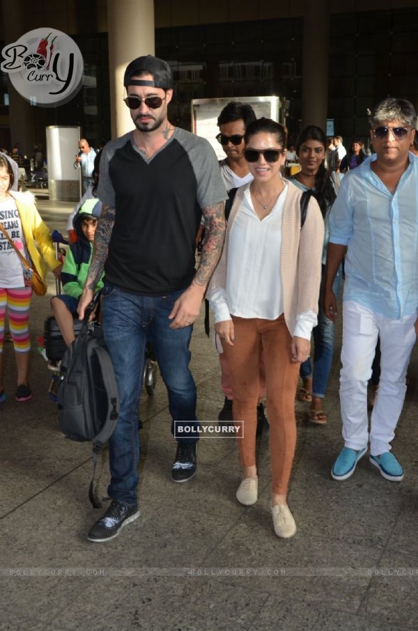 Sunny Leone with Daniel Weber Snapped at Airport