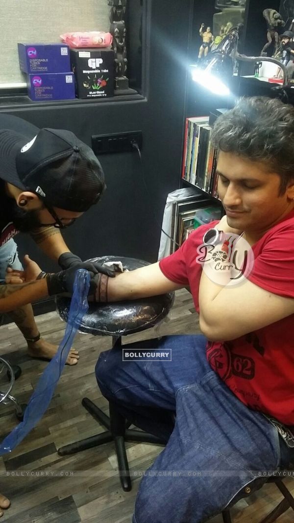 Mohit Suri Gets His Daughters Name Inked