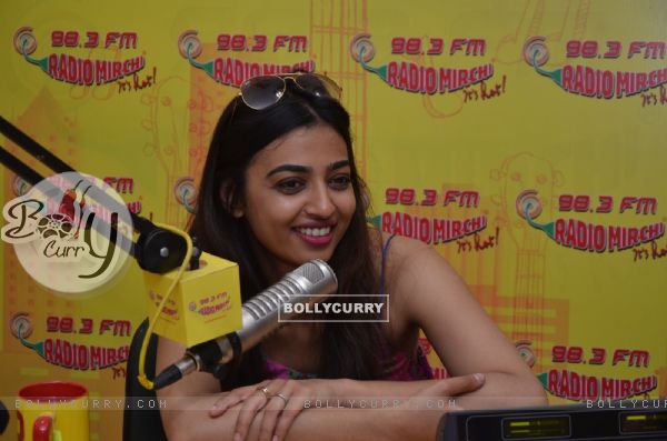 Radhika Apte goes live at Radio Mirchi for Promotions of 'Phobia' (407513)