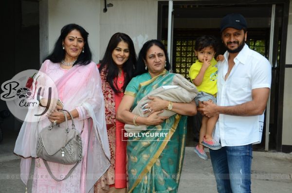 Genelia D'souza gets discharged: snapped with Riteish and Riaan and other family members!