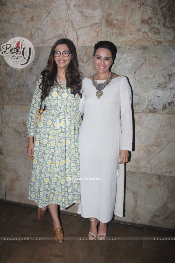 Sonam Kapoor & Swara Bhaskar at Screening of 'Nil Battey Sannata'