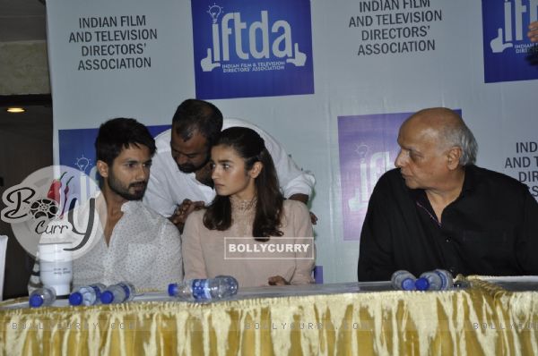 Shahid Kapoor, Alia Bhatt and Mahesh Bhatt at Press Meet of IFTDA for Udta Punjab Controversy!