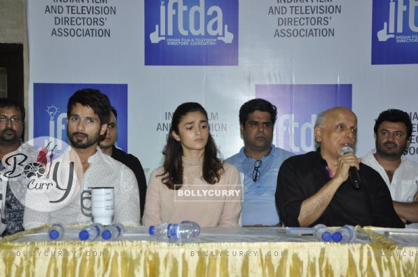 Shahid Kapoor, Alia & Mahesh Bhatt & Vikas Bahl at Press Meet of IFTDA for Udta Punjab Controversy!