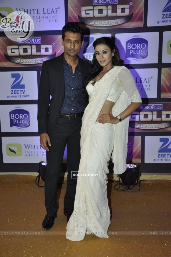 Indraneil and Barkha Bisht Sengupta at Zee Gold Awards 2016